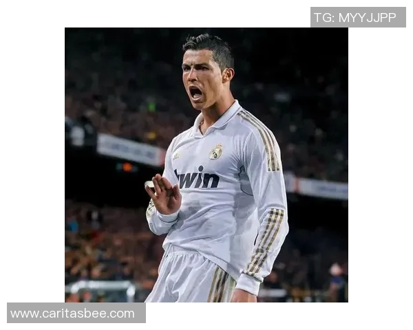 足球明星挑战点球绝技 精准射门背后的训练与技巧揭秘 足球明星挑战点球绝技 精准射门背后的训练与技巧揭秘